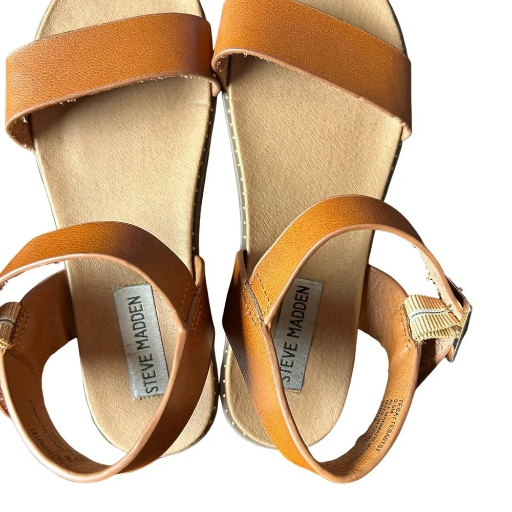 Steve Madden kids Tan Sandals with straps
